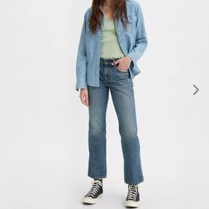 Levi's Middy Bootcut Jeans Women’s Size 26 Lightwash